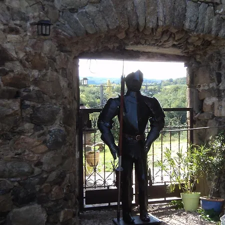 Le Donjon De La Reine Margot Beaumont (Haute-Loire)