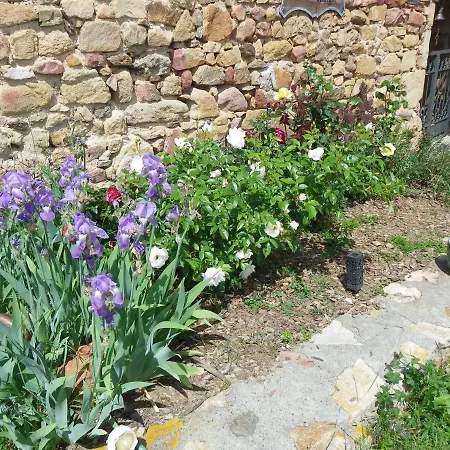 Bed & Breakfast Le Donjon De La Reine Margot