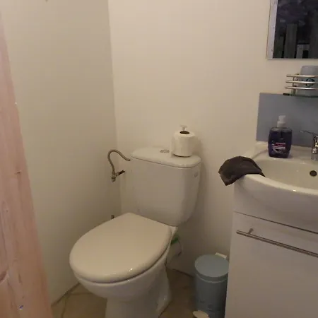 Bed & Breakfast Le Donjon De La Reine Margot