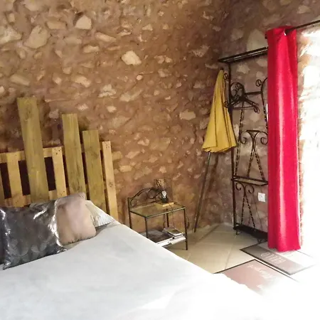 Le Donjon De La Reine Margot 3*