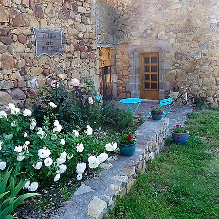 Bed and breakfast Le Donjon De La Reine Margot