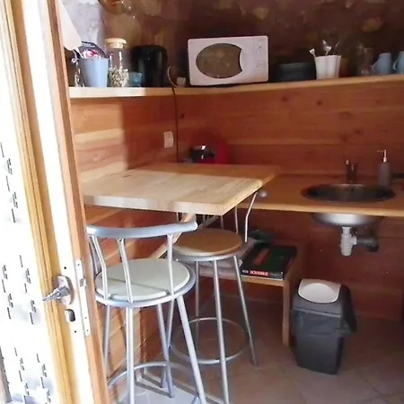 Le Donjon De La Reine Margot Bed & Breakfast